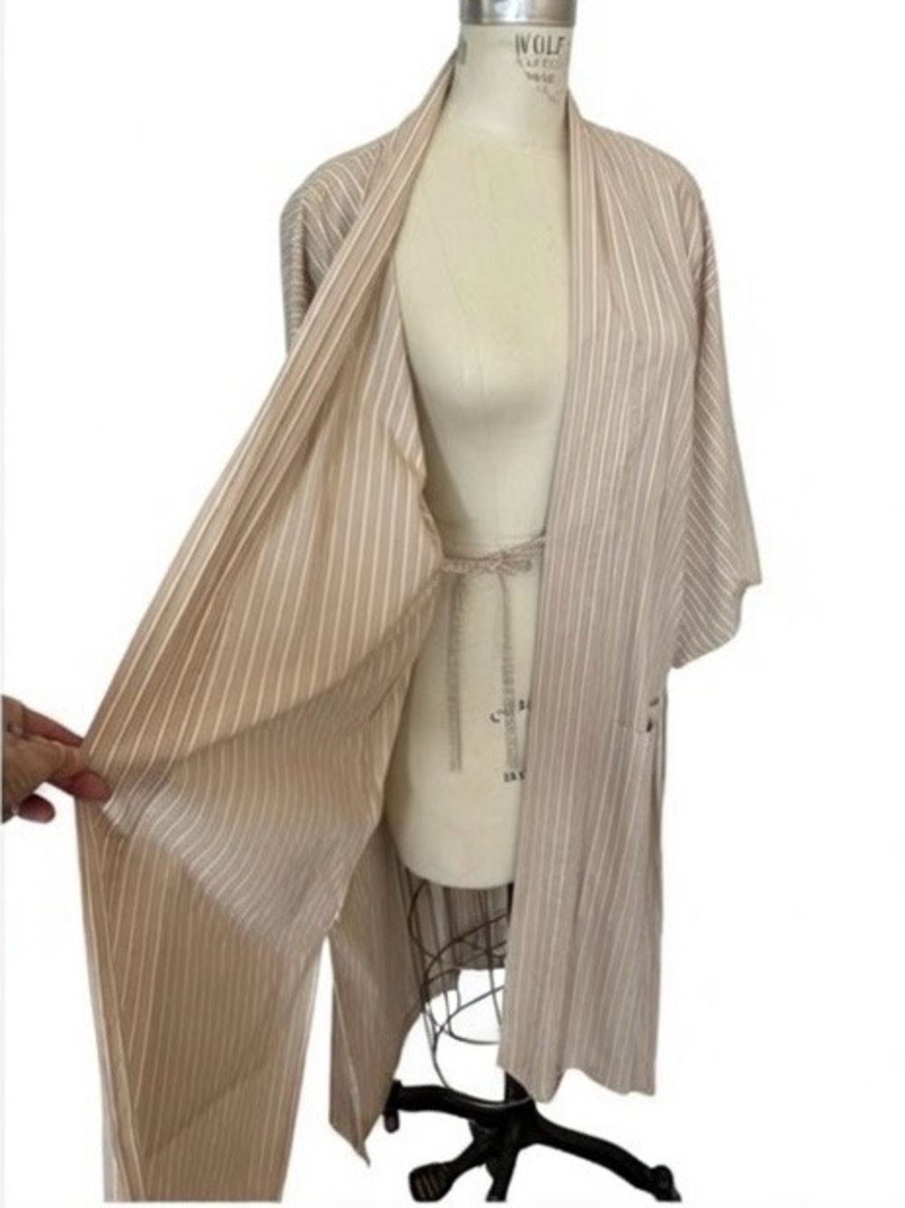 ELSE Light Beige Pinstripe Kimono Robe. - Picture 4 of 8